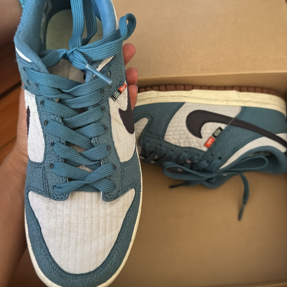 Shoes - Picture 2 of 3
